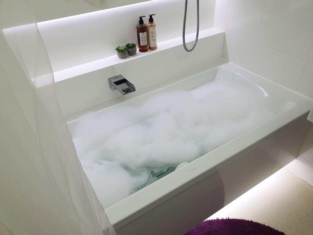 Whitebeeapartament Apartman Wrocław Kültér fotó